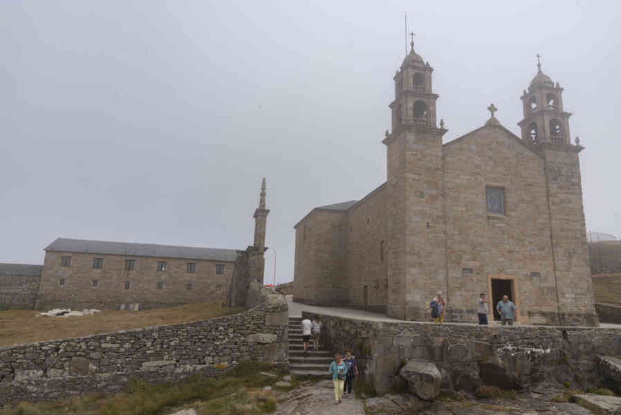 A Coruña 077 - Muxia - santuario de la vírgen de la Barca.jpg
